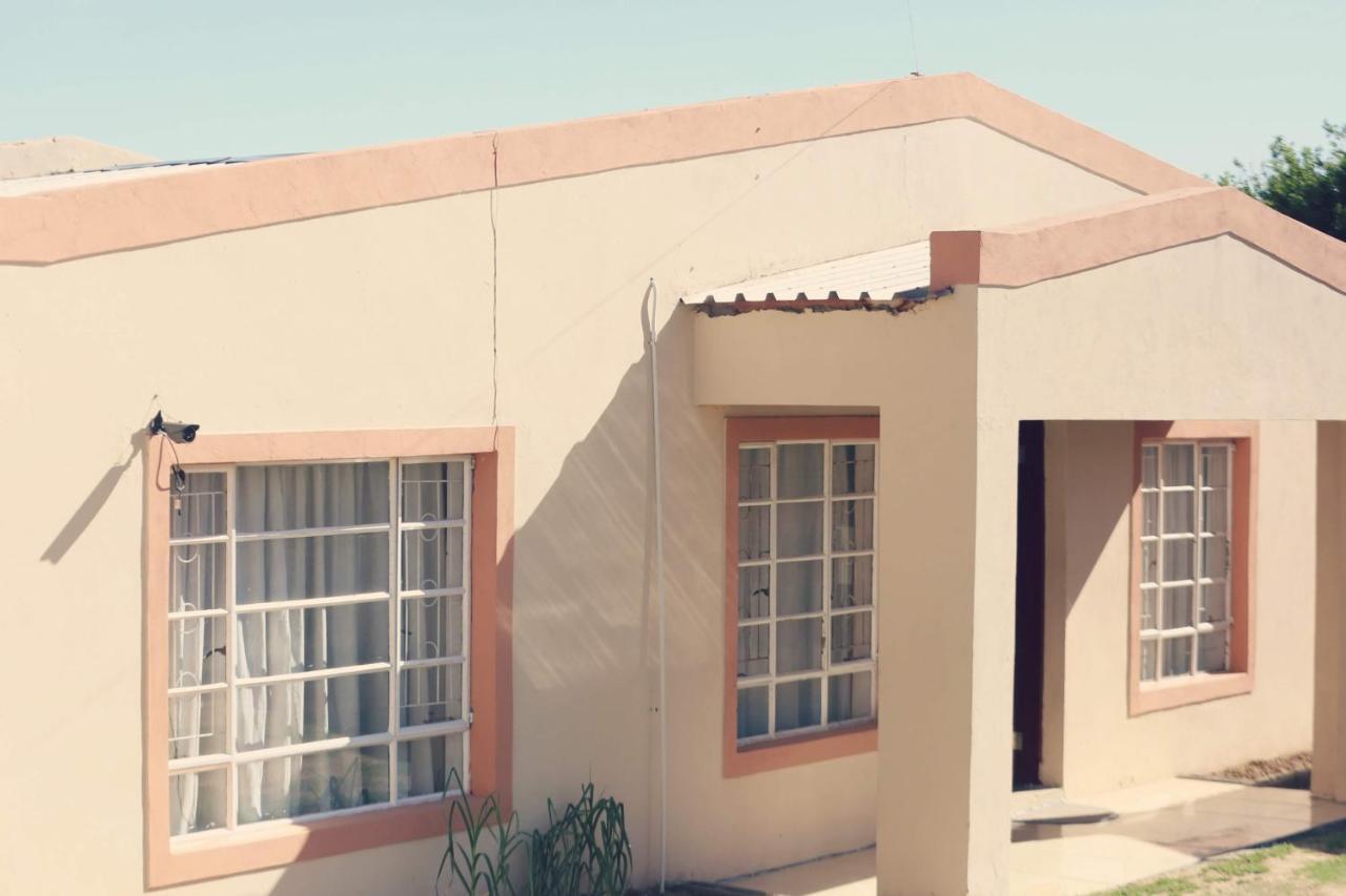 Denver Echo Exec. Guest House Maseru Exteriör bild