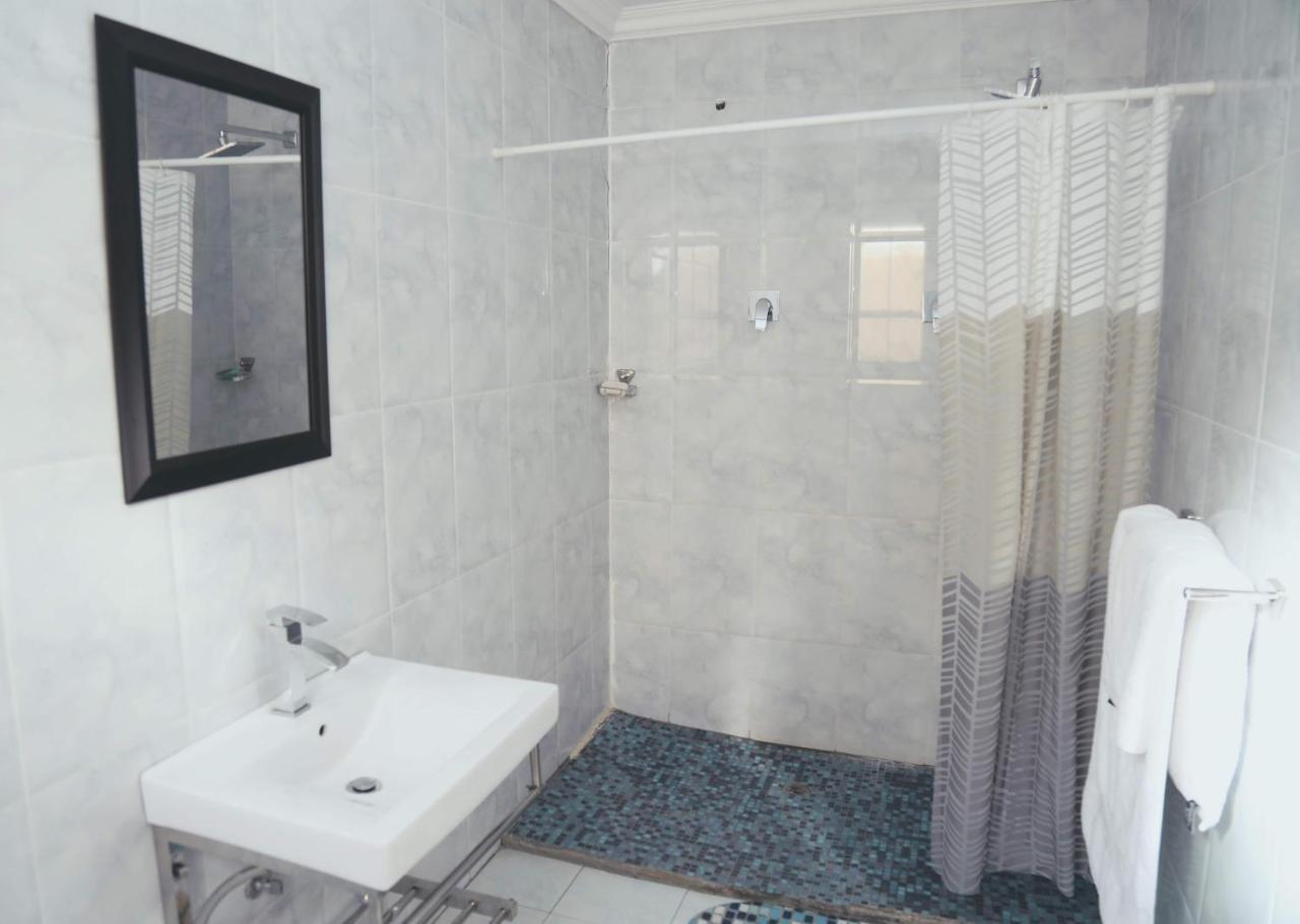 Denver Echo Exec. Guest House Maseru Exteriör bild